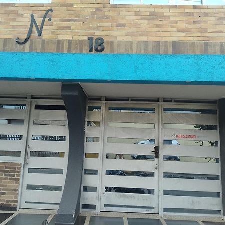 מלון Edificio Niza80 Ibague, Acceso Digital Cerca Parque Deportivo מראה חיצוני תמונה