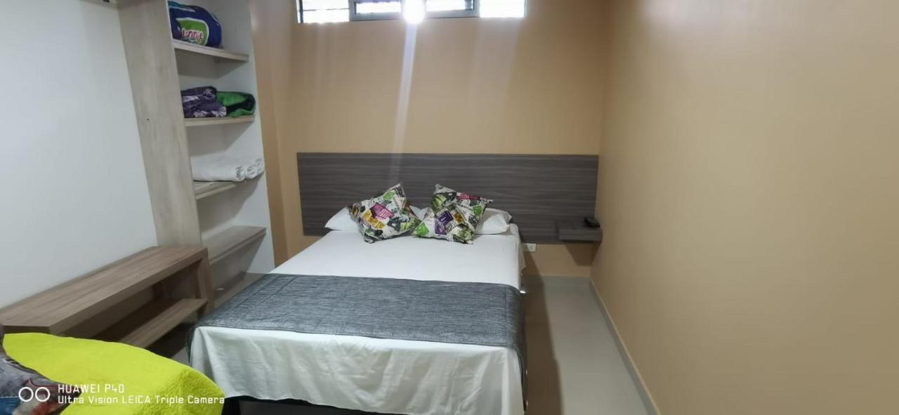 מלון Edificio Niza80 Ibague, Acceso Digital Cerca Parque Deportivo מראה חיצוני תמונה