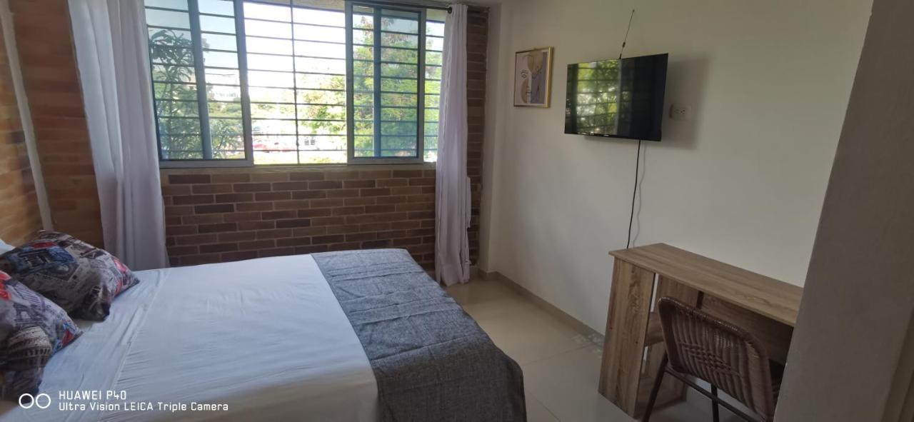 מלון Edificio Niza80 Ibague, Acceso Digital Cerca Parque Deportivo מראה חיצוני תמונה