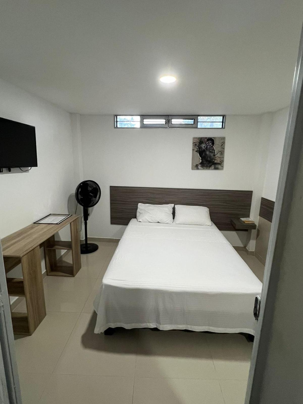 מלון Edificio Niza80 Ibague, Acceso Digital Cerca Parque Deportivo מראה חיצוני תמונה