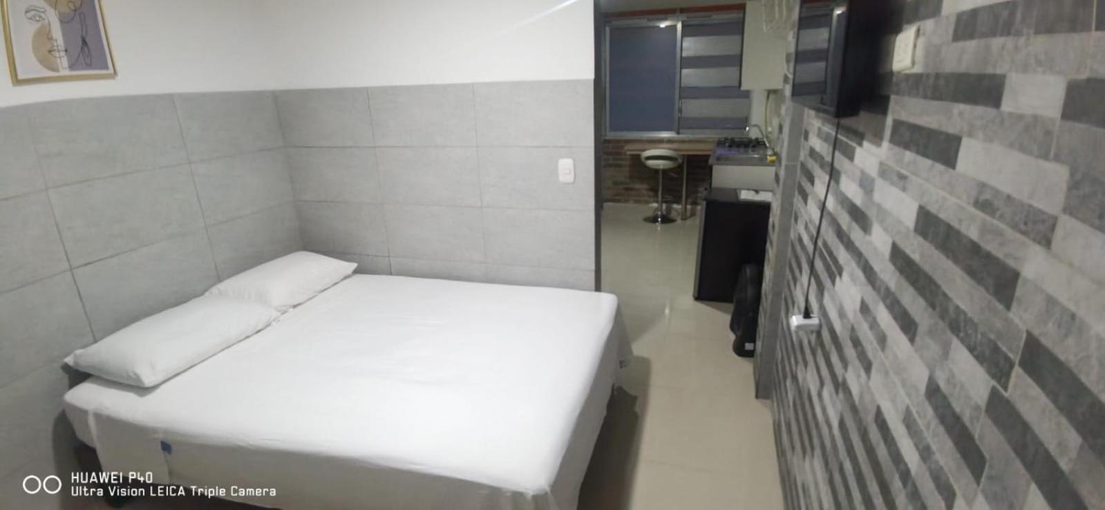מלון Edificio Niza80 Ibague, Acceso Digital Cerca Parque Deportivo מראה חיצוני תמונה